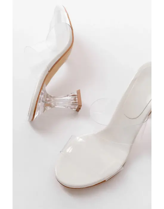 S-618 Beyaz Rugan Tek Bantlı Topuklu Kadın Terlik