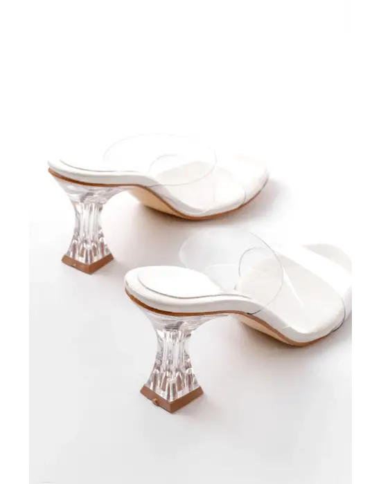 S-618 Beyaz Rugan Tek Bantlı Topuklu Kadın Terlik