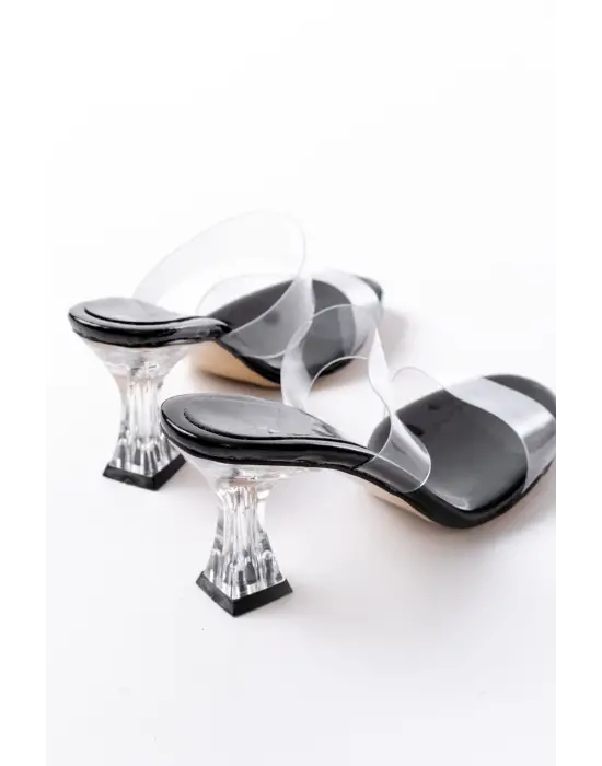 S-618 Siyah Rugan Tek Bantlı Topuklu Kadın Terlik