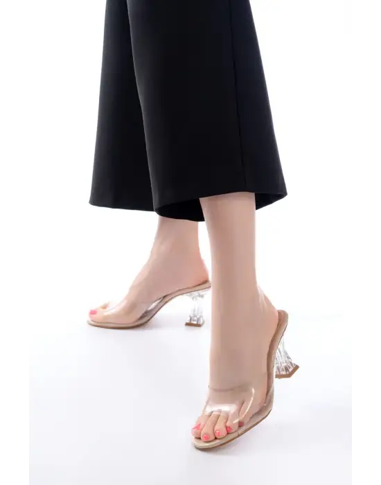 Bej Rugan Şeffaf Bantlı Şeffaf Topuklu Yuvarlak Burunlu Kadın Terlik