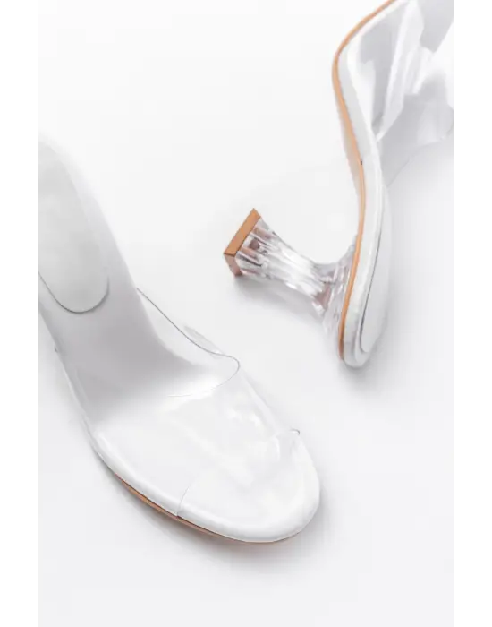 S-619 Beyaz Rugan Şeffaf Bantlı Şeffaf Topuklu Yuvarlak Burunlu Kadın Terlik