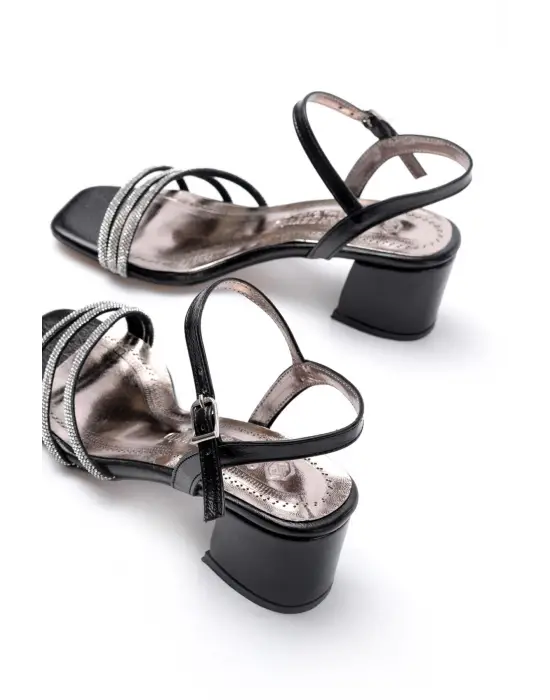 Siyah 3 Bantlı Topuklu Kadın Ayakkabı