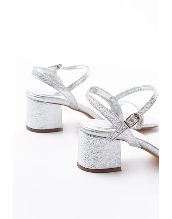 Gümüş Çift Bantlı Taşlı Kalın Topuklu Kadın Ayakkabı