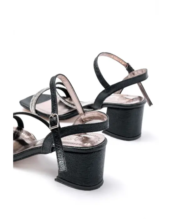 Siyah Bantlı Taşlı Kalın Şeffaf Topuklu Kadın Ayakkabı