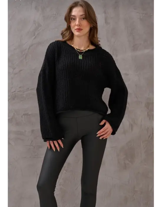 Salaş Delik Detaylı Kazak Siyah