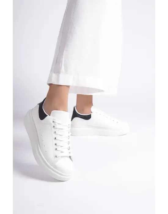 Samira Siyah Detaylı Beyaz Spor Ayakkabı