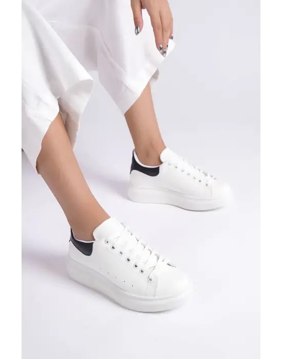 Samira Siyah Detaylı Beyaz Spor Ayakkabı