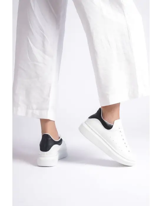Samira Siyah Detaylı Beyaz Spor Ayakkabı