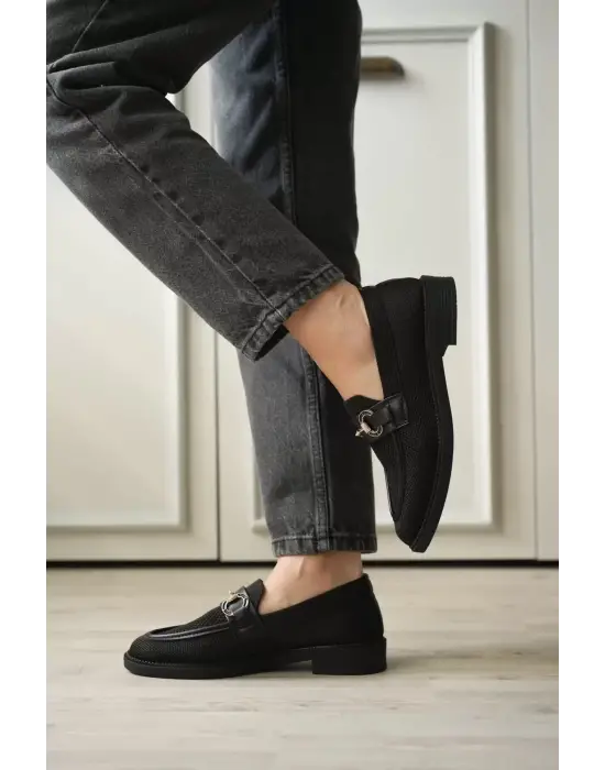 Siyah Kadın Loafer Metal Tokalı Rahat Günlük Ayakkabı TR30MS02A