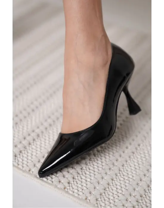 Siyah Rugan Kadın Stiletto TR18MS01A