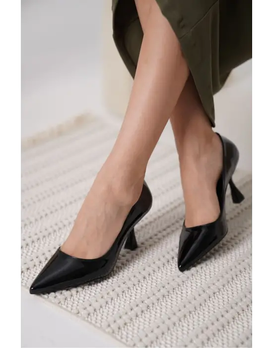 Siyah Rugan Kadın Stiletto TR18MS01A