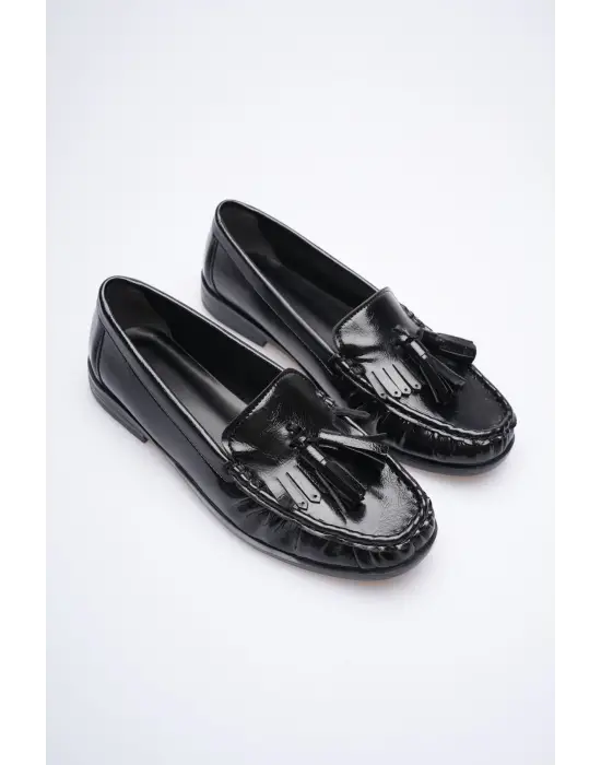 Siyah Rugan Püsküllü Kadın Loafer Ayakkabı TR88MS01A