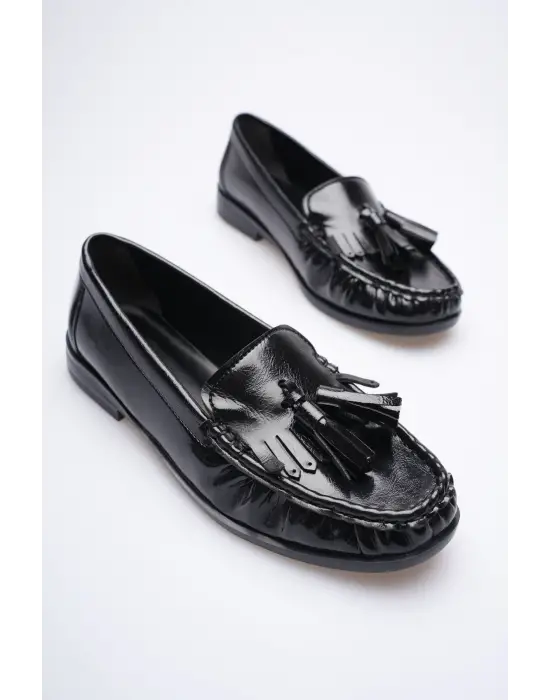 Siyah Rugan Püsküllü Kadın Loafer Ayakkabı TR88MS01A