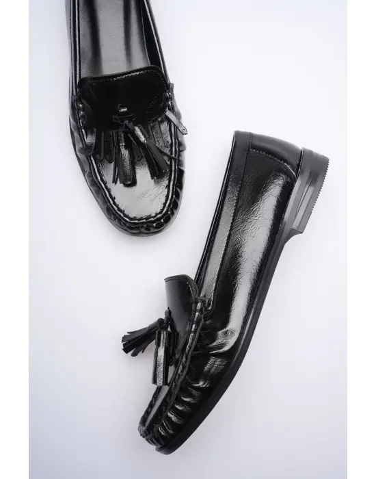 Siyah Rugan Püsküllü Kadın Loafer Ayakkabı TR88MS01A