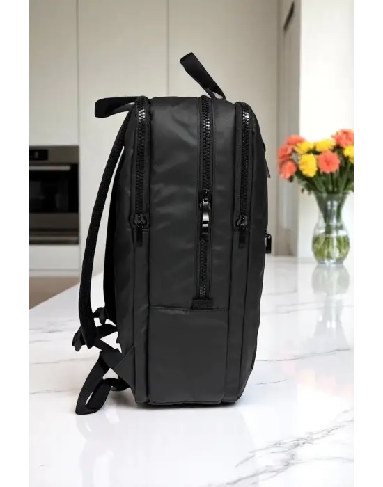 Siyah Su Geçirmez 15,6 İnç Laptop Bölmeli Sırt Çantası