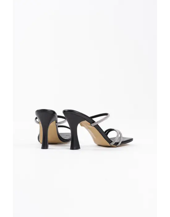 Siyah Taşlı İnce Bantlı Kadın Topuklu Terlik TR20MY01A