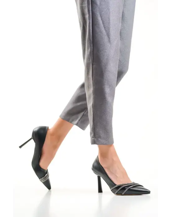 Sonya Siyah Taşlı Kadın Ayakkabı