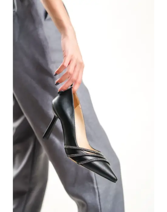 Sonya Siyah Taşlı Kadın Ayakkabı