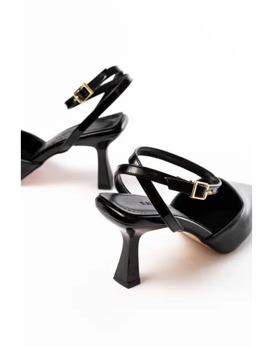 Siyah Rugan Günlük 7 Cm Topuklu Bayan Ayakkabı