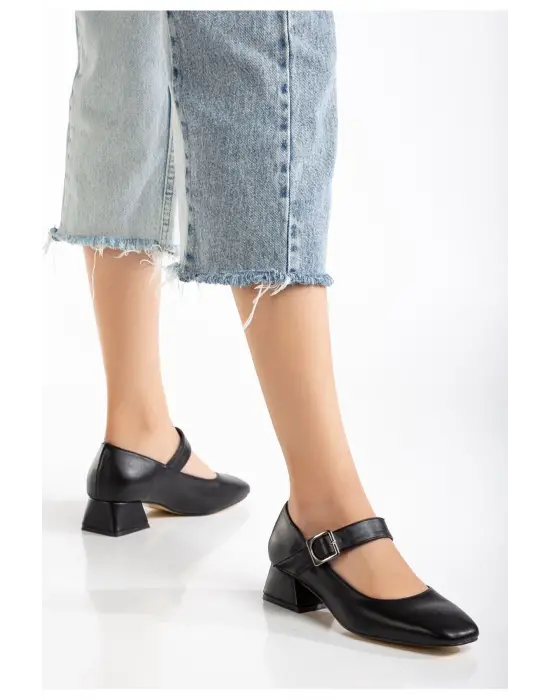 Siyah Günlük 4 Cm Topuklu Bayan Ayakkabı