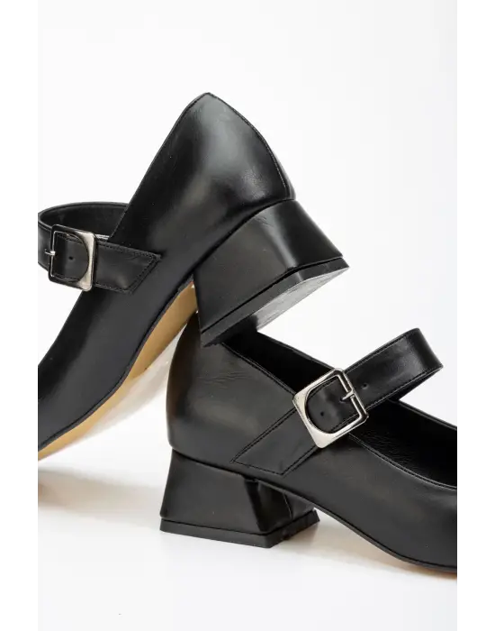 Siyah Günlük 4 Cm Topuklu Bayan Ayakkabı