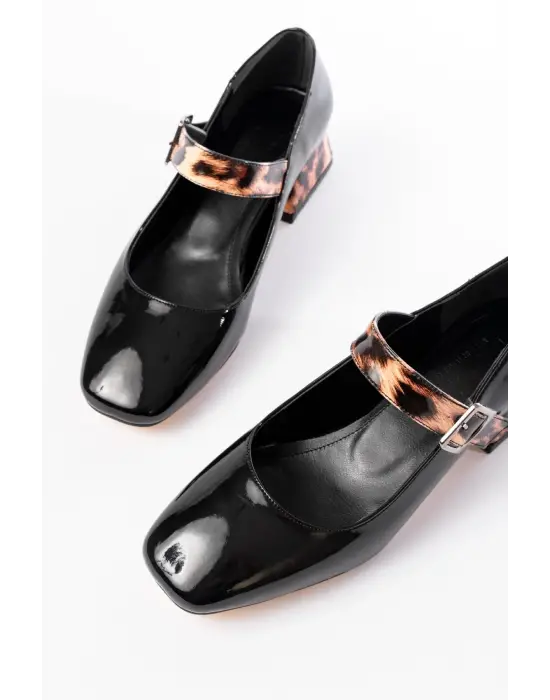 Siyah Leopar Rugan Günlük 4 Cm Topuklu Bayan Ayakkabı