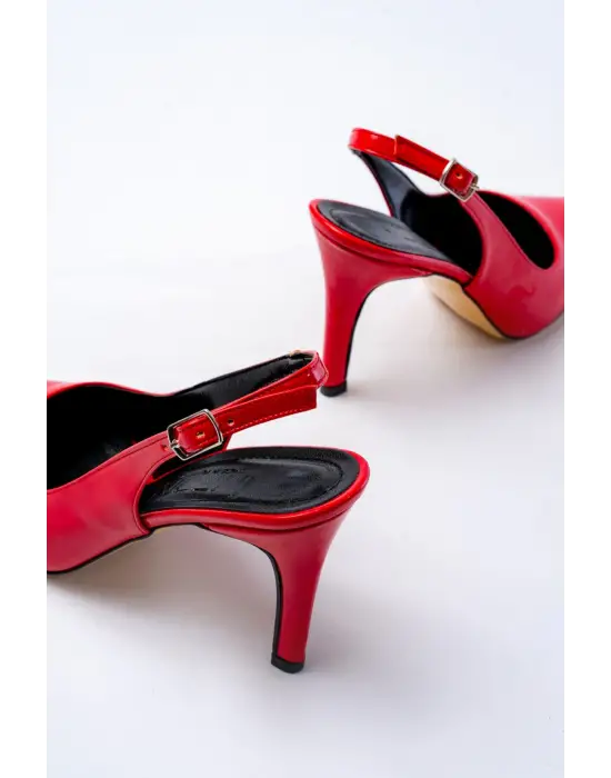 ST-1153 Kırmızı Rugan Günlük Arkası Açık 9 cm Topuklu Kadın Ayakkabı