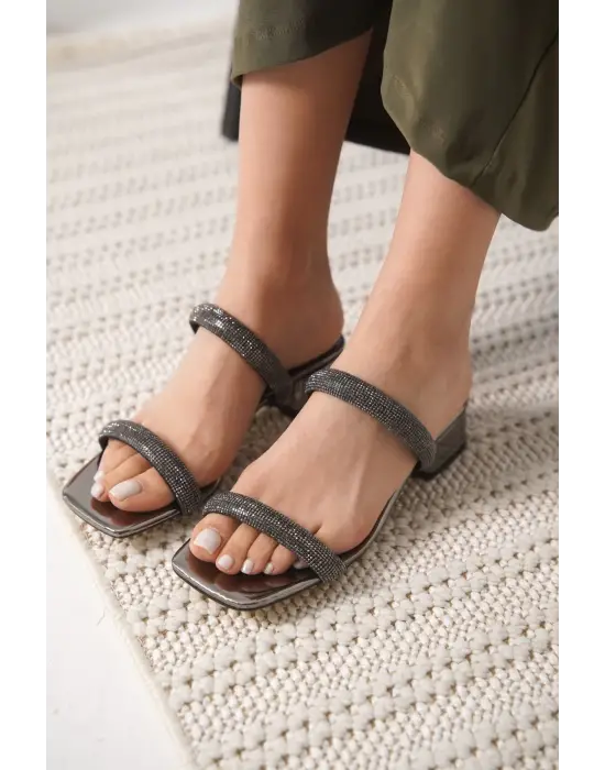 Stella Kalın Topuklu Platin Kadın Terlik