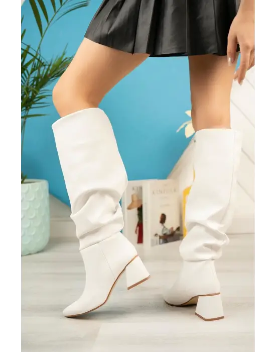 Beyaz Körüklü Kalın Topuklu Günlük Kadın Çizme