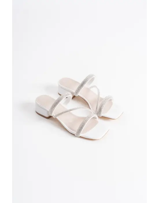 Tanya Beyaz Kadın Taşlı Terlik