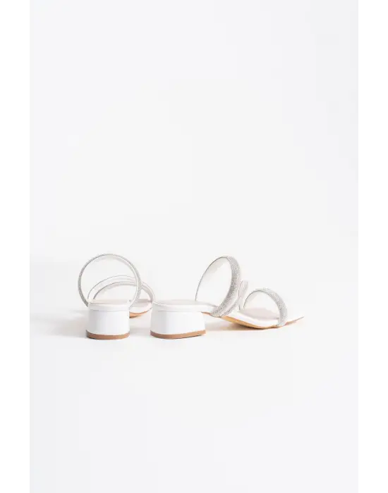 Tanya Beyaz Kadın Taşlı Terlik