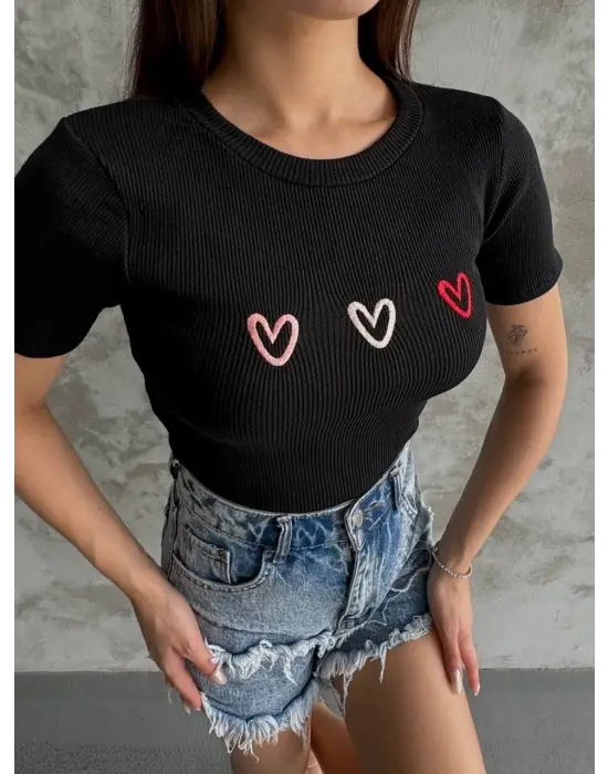Üçlü Kalp Nakışlı Bluz