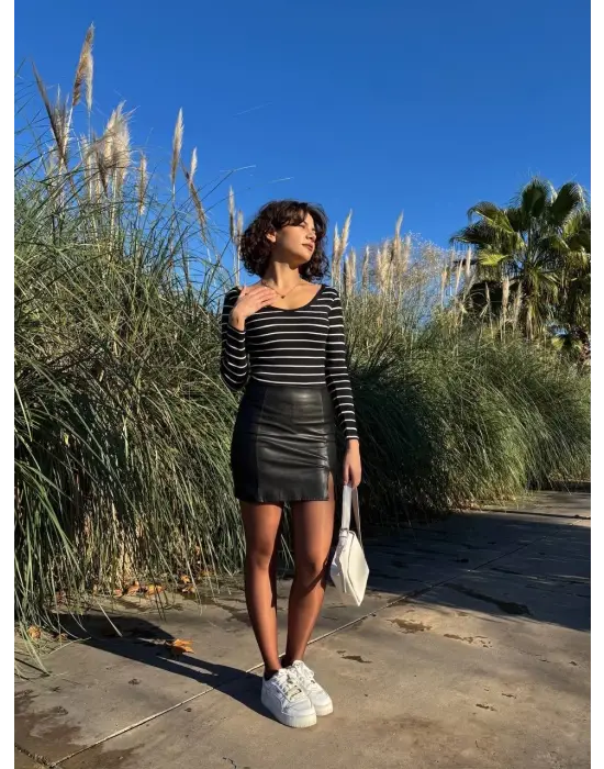 V Yaka Çizgili Bluz Siyah A3699