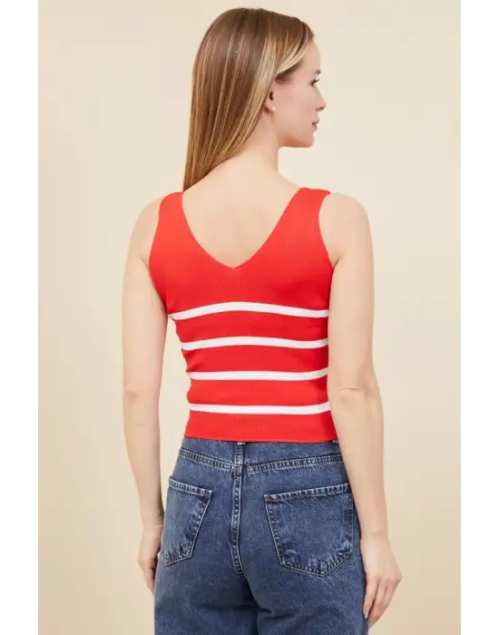 V Yaka Çizgili Triko Atlet