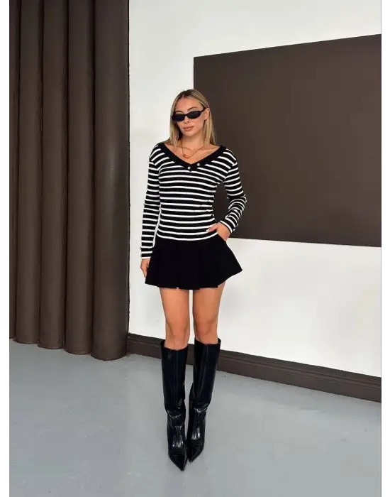 V Yaka Kol Ve Yaka Düğmeli Bluz Siyah A4047