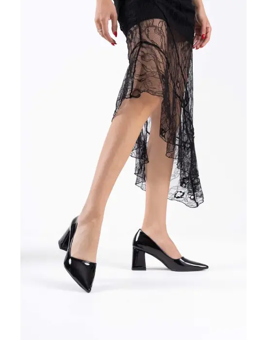 Valeria Siyah Rugan Kadın Topuklu Ayakkabı