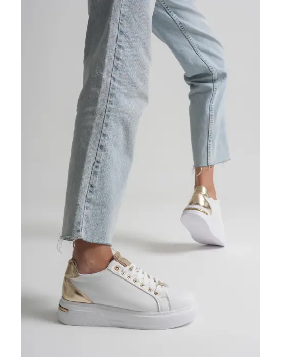 Vega Altın Detaylı Beyaz Kadın Spor Ayakkabı