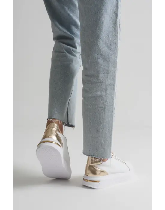 Vega Altın Detaylı Beyaz Kadın Spor Ayakkabı