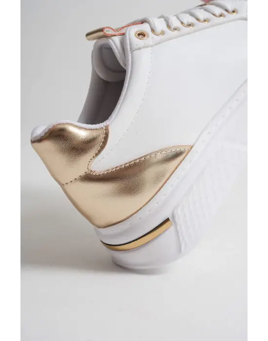 Vega Altın Detaylı Beyaz Kadın Spor Ayakkabı