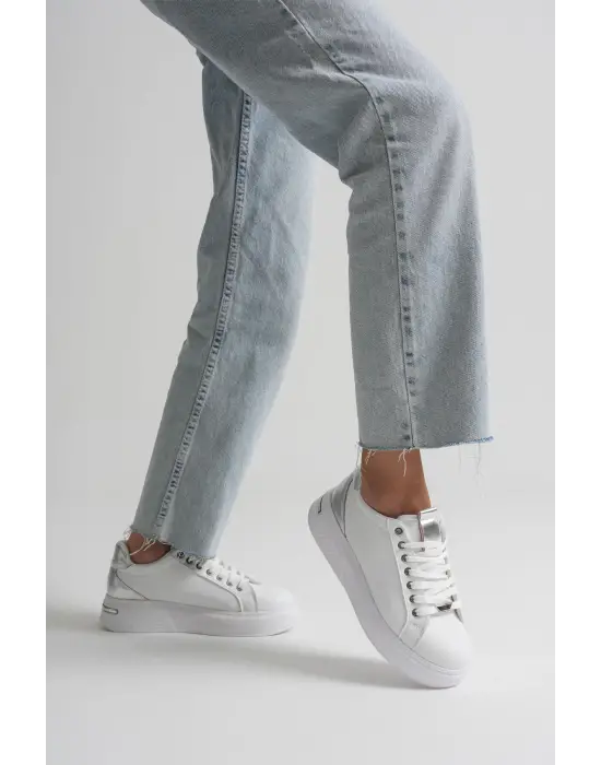 Vega Gümüş Detaylı Beyaz Kadın Spor Ayakkabı