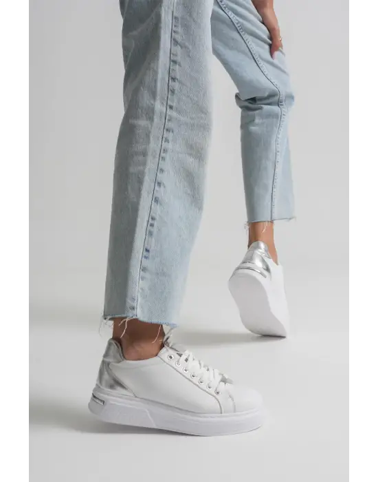 Vega Gümüş Detaylı Beyaz Kadın Spor Ayakkabı