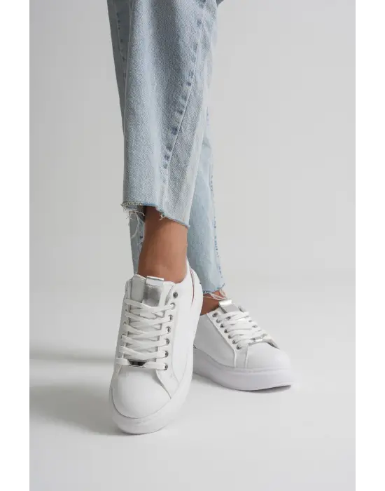 Vega Gümüş Detaylı Beyaz Kadın Spor Ayakkabı