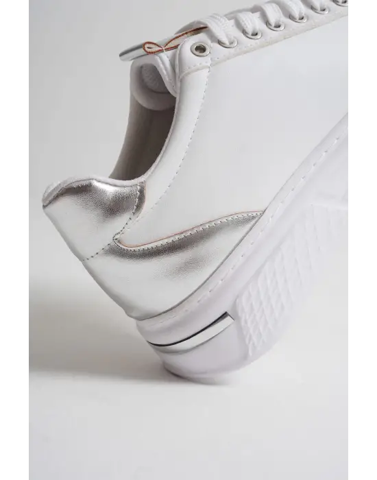 Vega Gümüş Detaylı Beyaz Kadın Spor Ayakkabı
