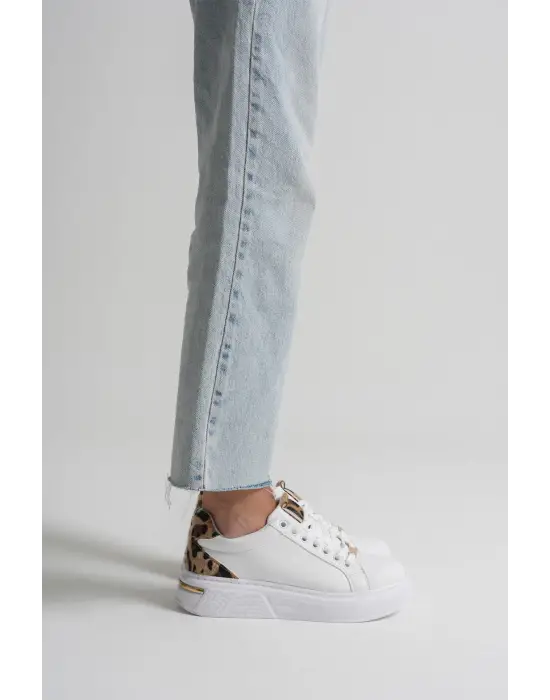 Vega Leopar Detaylı Beyaz Kadın Spor Ayakkabı