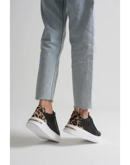 Vega Leopar Detaylı Siyah Kadın Spor Ayakkabı