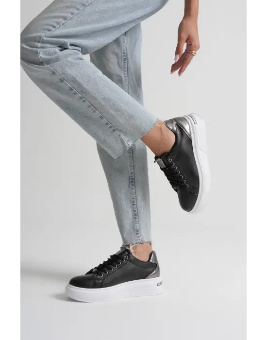 Vega Platin Detaylı Siyah Kadın Spor Ayakkabı