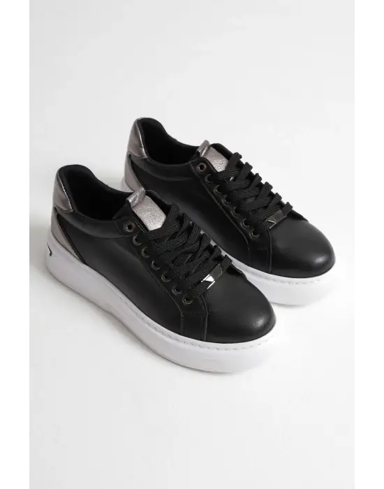 Vega Platin Detaylı Siyah Kadın Spor Ayakkabı