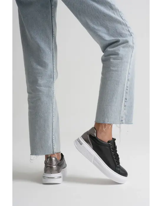 Vega Platin Detaylı Siyah Kadın Spor Ayakkabı