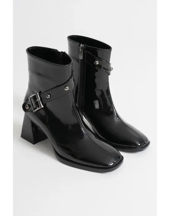 Vera Kadın Siyah Rugan Topuklu Bot