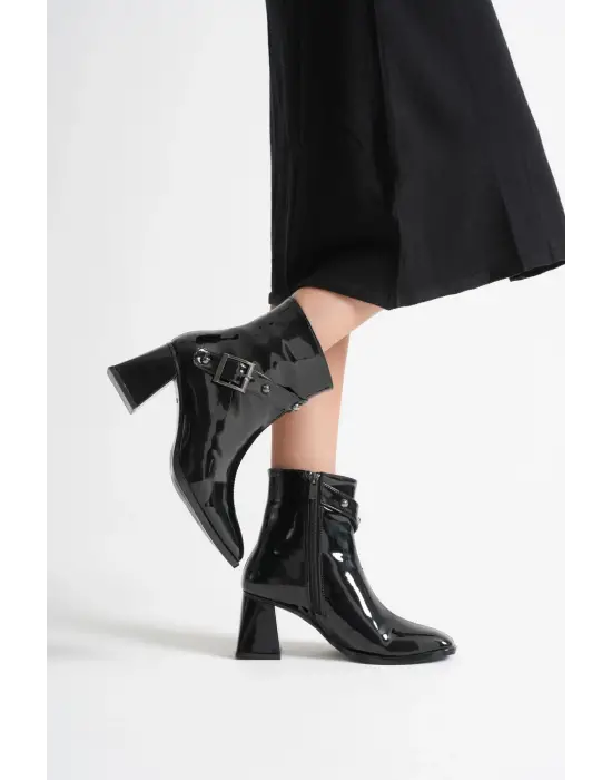 Vera Kadın Siyah Rugan Topuklu Bot